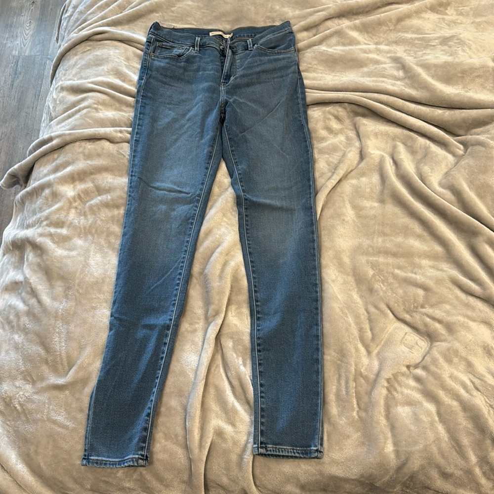 Levi skinny jeans long
